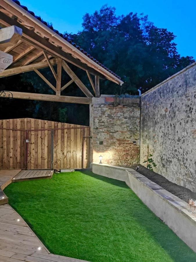 Gite Le Jardin Secret Et Gite Au Temps Suspendu Montpezat  Экстерьер фото